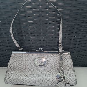 Pristine vintage Guess Y2k purse handbag